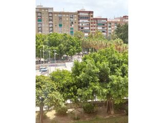 Pis  Calle carlos iii. Venta de piso amplio en el casco antiguo de cartagena