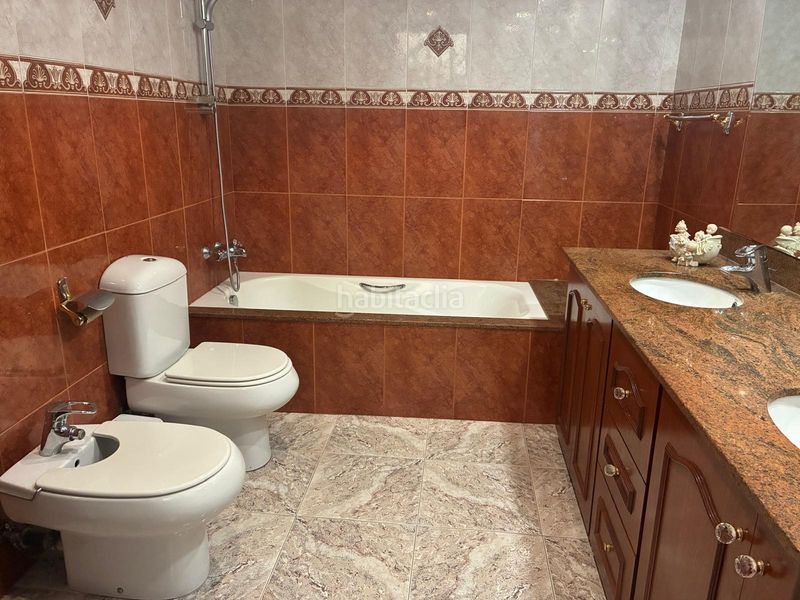 Foto 12deda83-440e-46c3-962c-38c5e06d86d7. Casa adossada amb xemeneia calefacció aparcament a Mataró