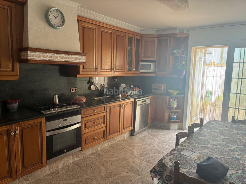 Foto 2557396a-68e6-4339-9198-0e60fe3f5002. Casa adossada amb xemeneia calefacció aparcament a Mataró