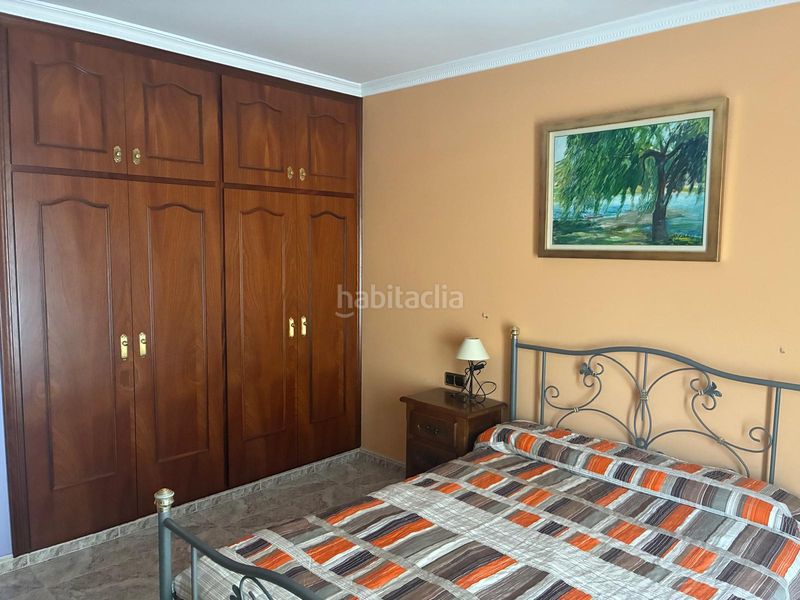 Foto 32d2c8d4-bd44-43ba-bbf1-b1f72eebb260. Casa adossada amb xemeneia calefacció aparcament a Mataró