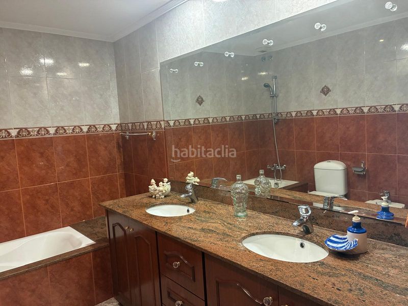 Foto 5211a8c4-785f-4f6c-892d-8decf58eb322. Casa adossada amb xemeneia calefacció aparcament a Mataró