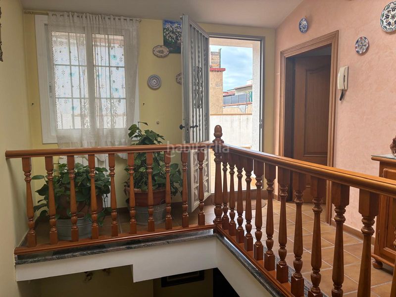 Foto 609a5190-244b-47a9-aafc-f6ed4f3feac2. Casa adossada amb xemeneia calefacció aparcament a Mataró