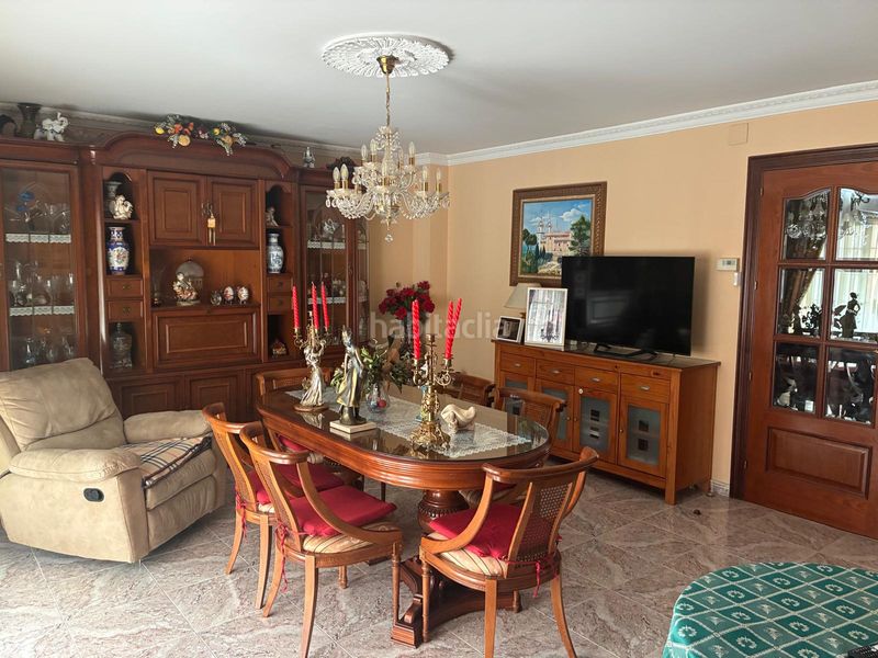 Foto c8f477c7-0665-49bb-8fb3-7f7bcbb670c7. Casa adossada amb xemeneia calefacció aparcament a Mataró