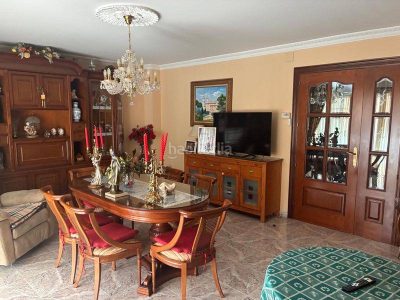 Foto d7eb6da1-1e04-432e-864f-1f6cb14f36d6. Casa adossada amb xemeneia calefacció aparcament a Mataró