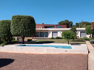 Casa bifamiliare in Vacarisses. Mansió a vacarisses