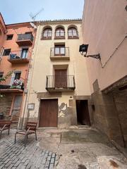Mas  Plaça major 8. Casa en venda a artesa de segre