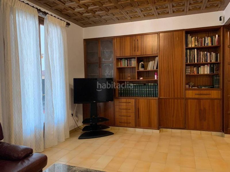 Foto e9d3baae-3abb-4ff9-b882-bac4e05bd48a. Edificio en Ponts