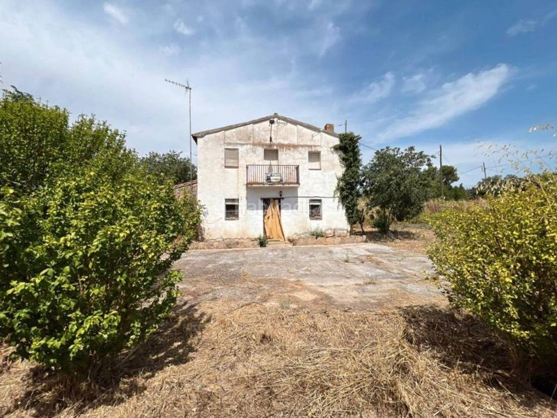 Foto 1fe15ddd-ab03-4652-ac9a-c9fa5e612e0b. Masia a Artesa de Segre