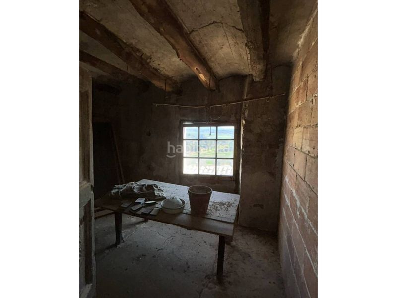 Foto f9bc80d3-be35-4d55-9d5d-0f4d267cc19d. Casa amb aparcament a Foradada