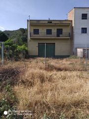 Haus in Artesa de Segre. Casa con patio en venta en artesa de segre