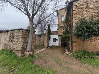 Casa  Vial camino. Casa con patio en pueblo rural!!!