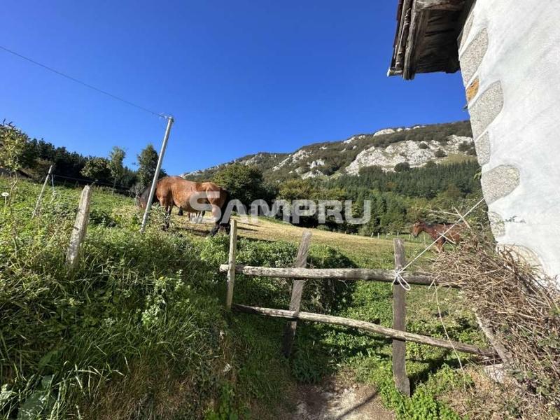 Foto af123e35-31aa-43b1-af5f-ccab6d835d5f. Masía caserio en etxaguen en Aramaio