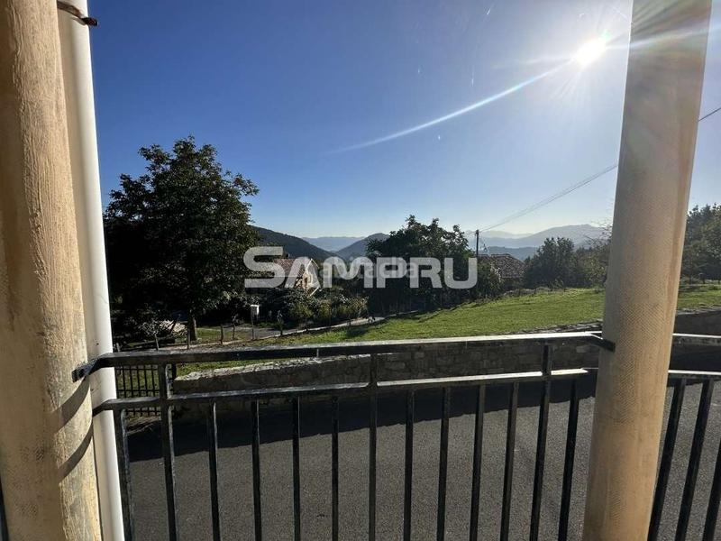 Foto dd4a6a0f-1775-46b6-b731-01ceb2ad5fd4. Masía caserio en etxaguen en Aramaio