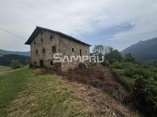 Masia a Eskoriatza. Precioso caserio en zarimutz con expectaculares vistas