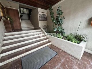 Pis a Eskoriatza. Eskoriatza, piso de cuatro dormitorios y dos balcones.