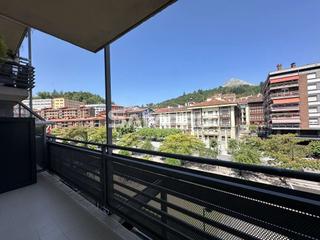 Pis en Arrasate o Mondragn. Garibai, piso de tres habitaciones con ascensor y garaje
