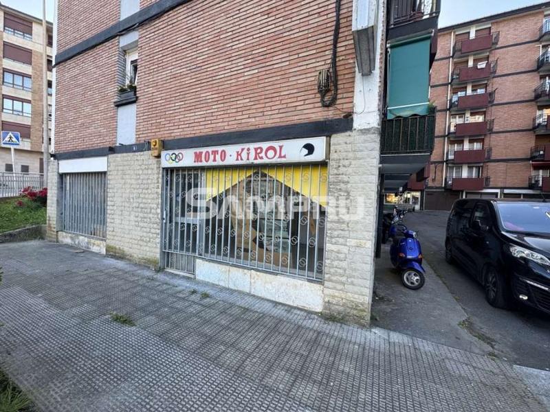 Foto ea3c313e-7e8c-4e8f-a968-b20cd58ddf11. Locale commerciale in Arrasate o Mondragón