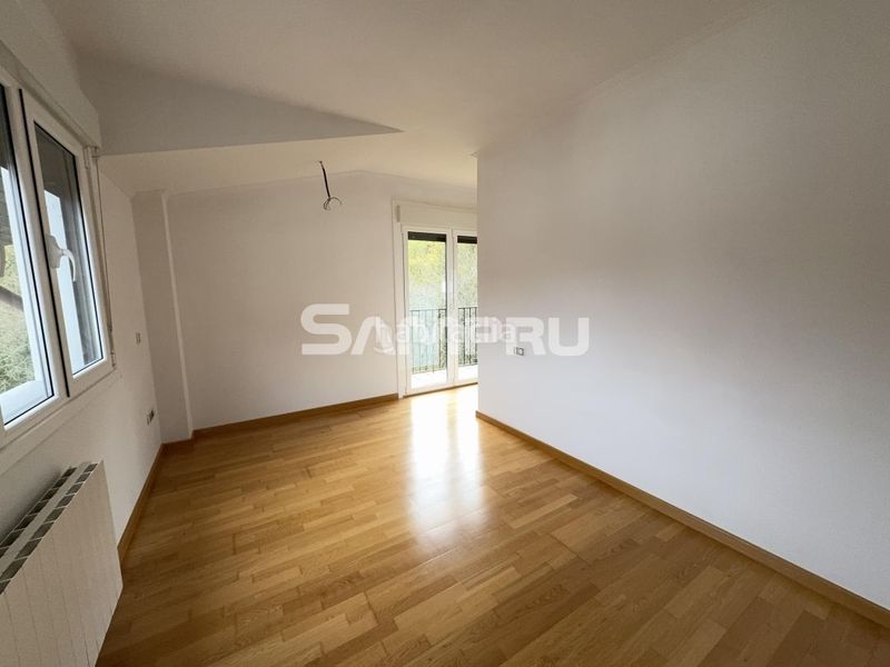 Foto a939f7af-a803-42fc-86e0-303b419d29a3. Pis amb calefacció aparcament a Eskoriatza