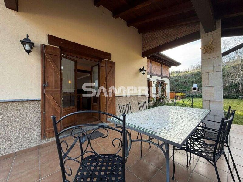 Foto a5203f6e-8b9f-47bc-9d20-c68a690d1e84. Casa adossada amb calefacció aparcament a Bergara