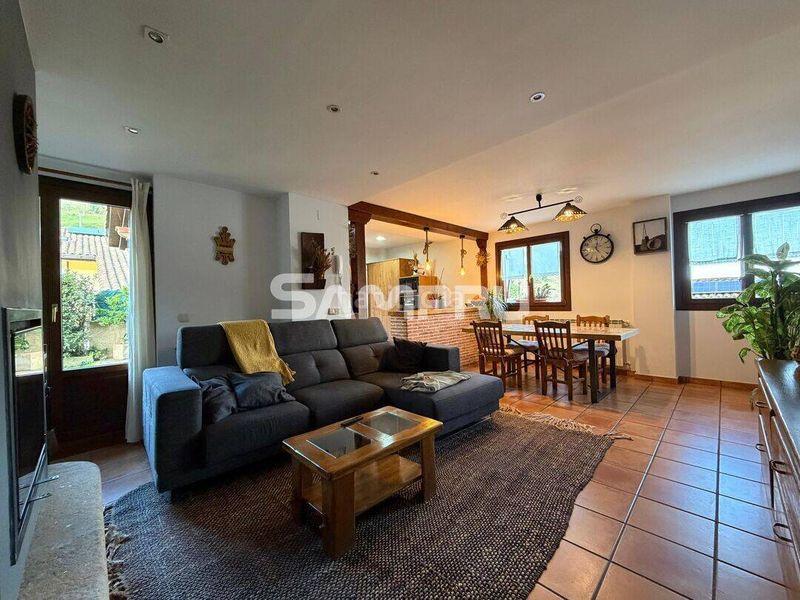 Foto eb2d908e-e5b2-435a-b0d1-35c9a16ba31c. Casa adossada amb calefacció aparcament a Bergara