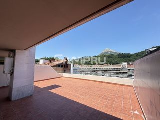 Zweistöckige Wohnung in Arrasate o Mondragón. Zerrajera, duplex  con impresionante terraza y dos plazas de gar