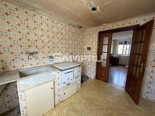 Etagenwohnung in Arrasate o Mondragón. Zigarrola, piso a reformar