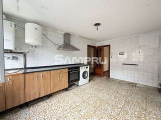 Flat in Arrasate o Mondragón. Legargain, piso de tres habitaciones  y trastero