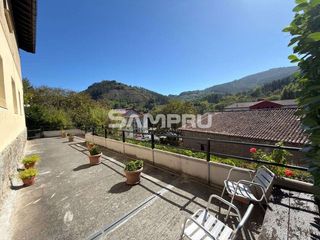 Pis a Bergara. Piso amplio con terreno y terraza