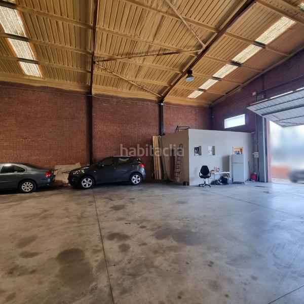 Foto f8aa8082-cdd9-432d-a855-1ee5596f6638. Affitto capannone industriale in Poble Sec Igualada
