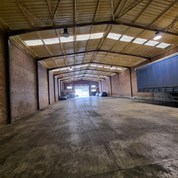 Foto e8ac45ef-83e9-4667-867a-f219fbc37d19. Alquiler nave industrial en Poble Sec Igualada