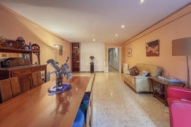 Foto dd7b0295-d12d-4c68-bc91-42c53e6e36dd. Casa adosada en Nucli Urbà Esparreguera