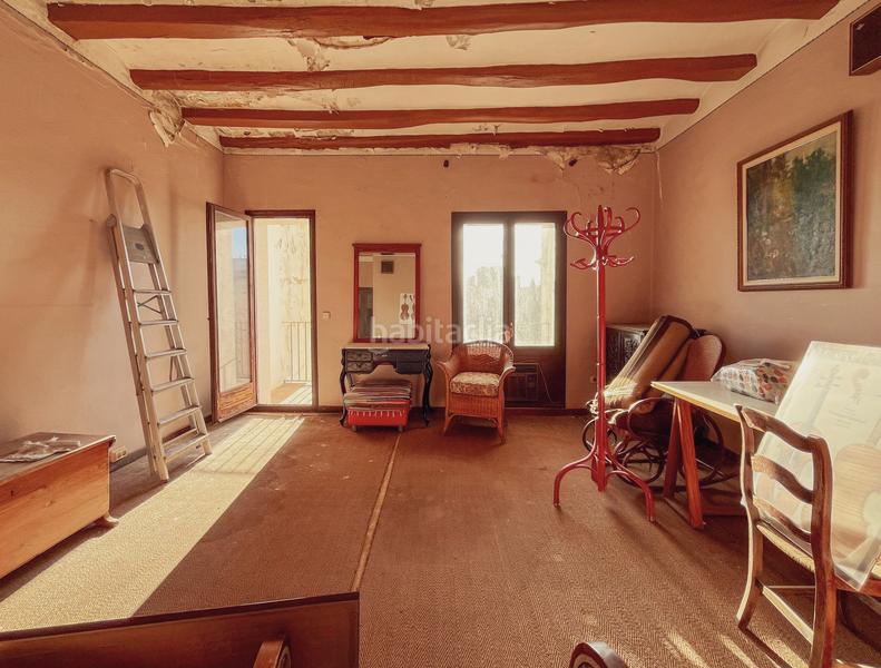 Foto f15f1f6e-434d-4aee-8f6d-92a1a46ee817. Semi detached house with heating parking in Nucli Urbà Esparreguera
