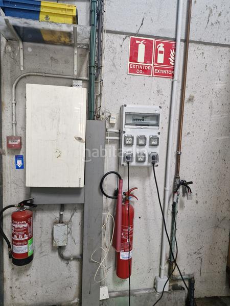 Foto c718cf50-761b-4596-acff-1856e37d4404. Rent industrial building in El Pla Sant Feliu de Llobregat