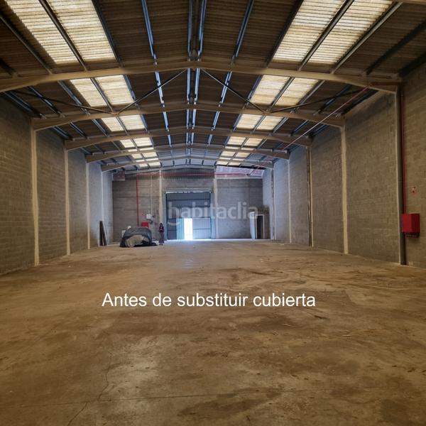 Foto a24d0b9e-c7f3-439c-a65d-ff9ecd2fff60. Rent industrial building in Abrera