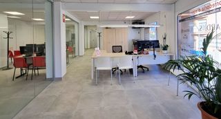 Rent Office space in Abrera