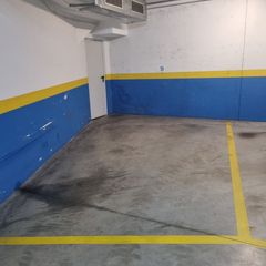 Rent Car parking in Nucli Urbà