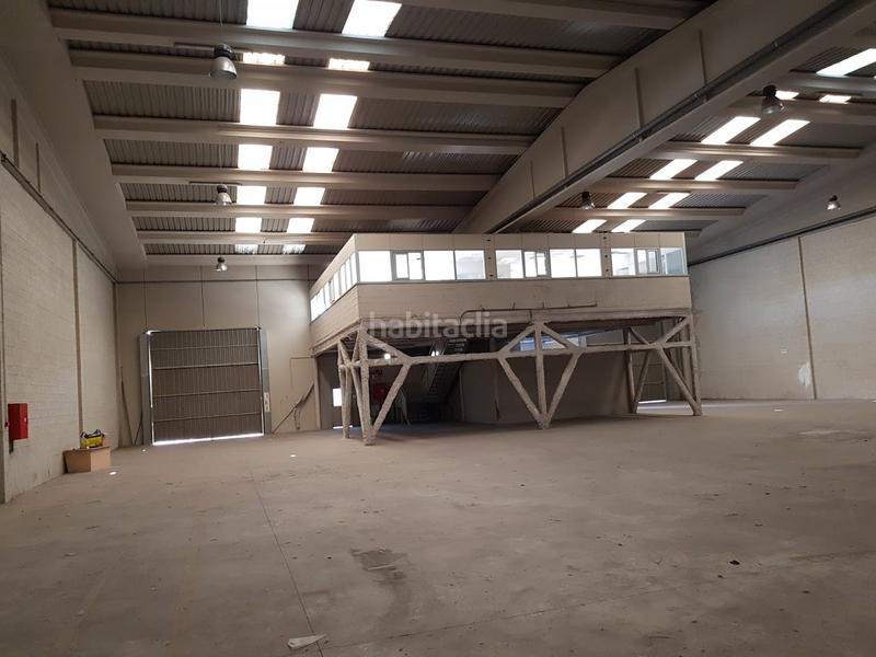 Foto aecea119-515d-47a4-a9be-525f3be72dc4. Bâtiment à usage industriel dans Martorell