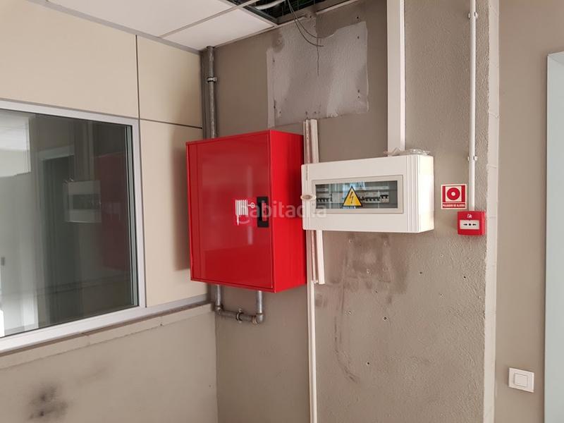 Foto fabeb9dc-575a-4a30-85c0-34375340b072. Bâtiment à usage industriel dans Martorell