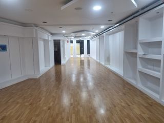 Rent Business premise in Nucli Urbà