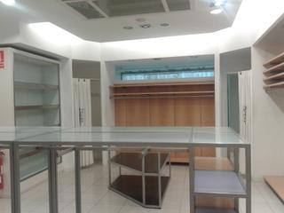 Affitto Locale commerciale in Nucli Urbà