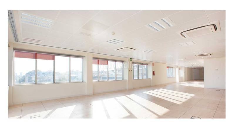 Foto ded18b84-7797-43dd-9073-ed79329859bd. Miete büro mit parking in Sagrada Família Barcelona