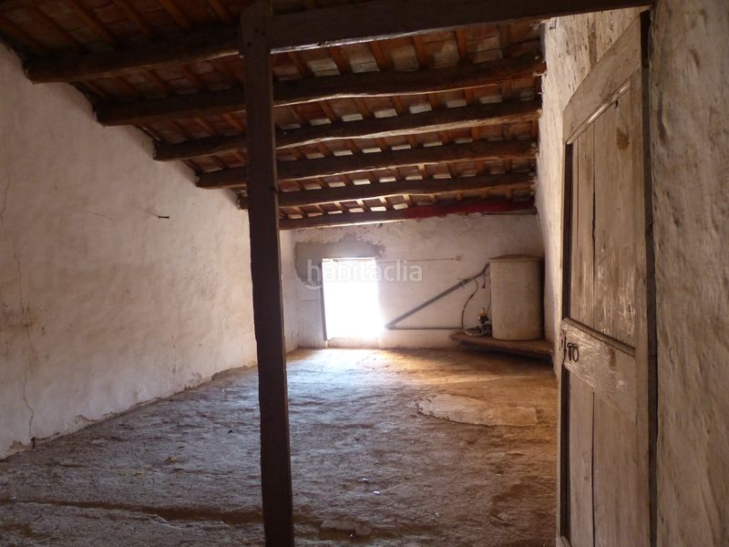Foto 0632833e-1c80-4589-bb78-d5be33a000fd. Casa adossada a Nucli Urbà Esparreguera