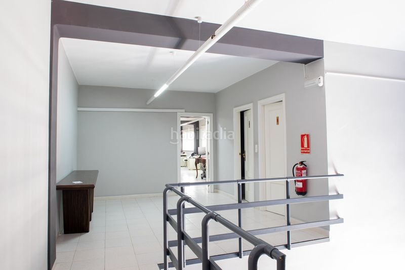 Foto f0e3a00e-92b2-4745-8278-0080937b4ba2. Rent industrial building in Beniparrell