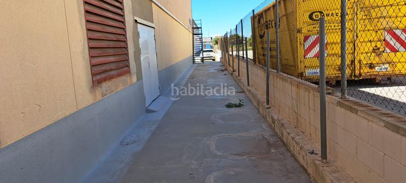 Foto a8188ec6-b016-45d3-9d4a-d181a28f0c3d. Bâtiment à usage industriel dans Alfafar