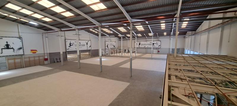 Foto c851b3d1-0156-42a0-acda-467d93e485ed. Bâtiment à usage industriel dans Alfafar