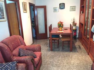 Appartement  Passatge tarragona. Piso exterior soleado en santa coloma de gramenet