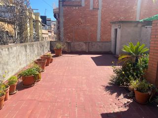 Flat  Carrer de ruperto chap�. Piso con gran terraza en santa coloma de gramenet