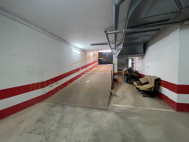 Foto b98560cb-9168-49ca-9149-18f439a72f03. Car parking in calle poeta fermin limorte 19 in Albatera