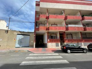 Aparcament cotxe a Calle colon 35. Garaje venta dolores