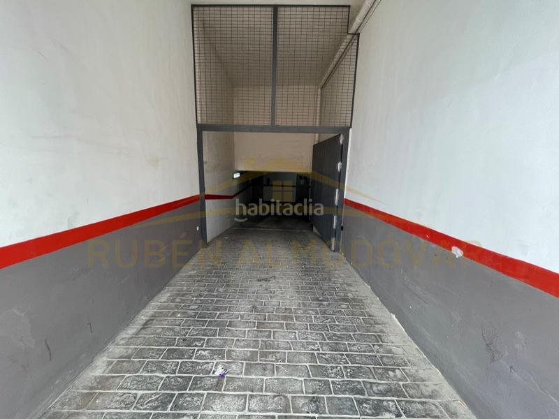 Foto a9bff40c-9859-4166-a997-d198760685fe. Autoparkplatz in calle colon 35 in Dolores